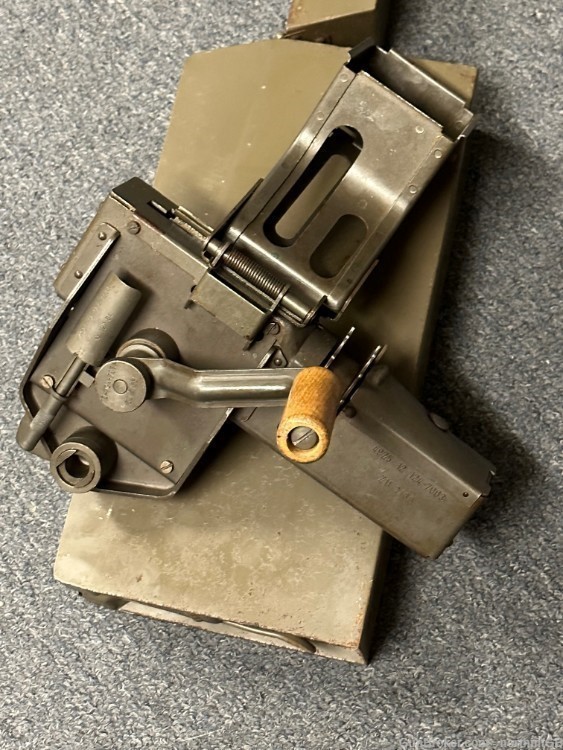 MG3/MG42 H&K BELT LOADING TOOL CAL 308 WITH METAL CASE. -img-1