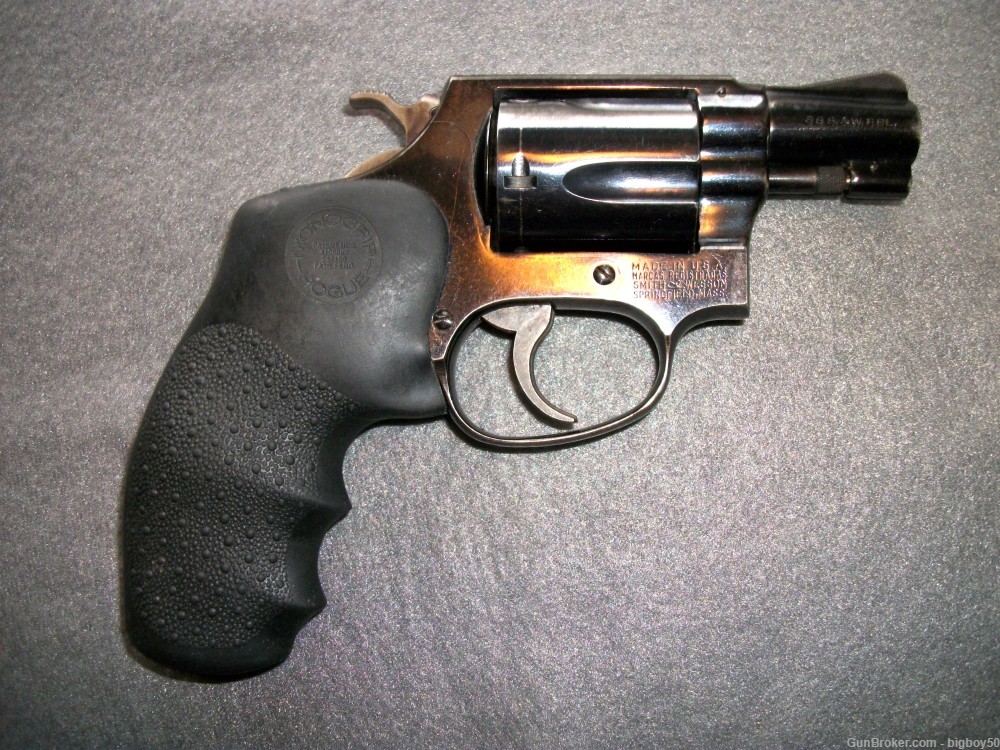 SMITH & WESSON .38 SPECIAL SNUB NOSE MODEL 36, MANUFACTURED IN 1969-img-0