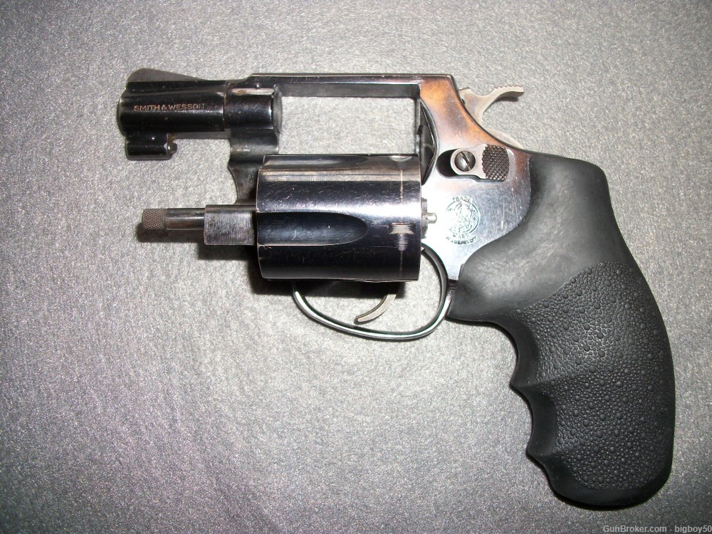 SMITH & WESSON .38 SPECIAL SNUB NOSE MODEL 36, MANUFACTURED IN 1969-img-2