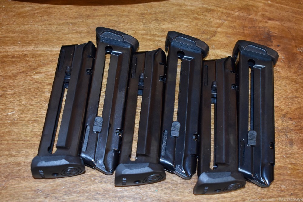 Ruger SR22 .22 LR 3.5" (Silver) Rimfire Pistol Case & (6) 10RD Mags-img-12