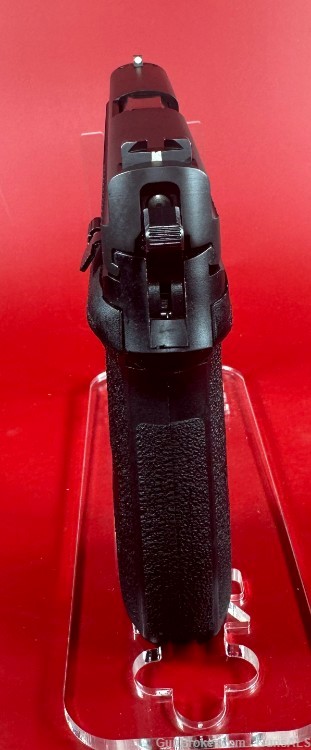SIG Sauer P229 9mm Decocker SA DA 3 mags Holster Excellent condition-img-7