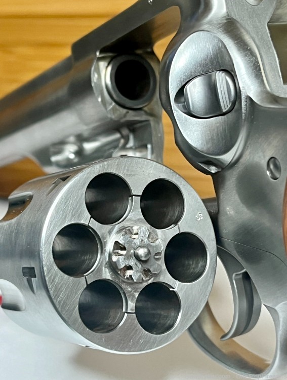 Ruger Redhawk 44 Rem Mag 7.50" 6 Round Wood Grip Satin Stainless Revolver -img-6