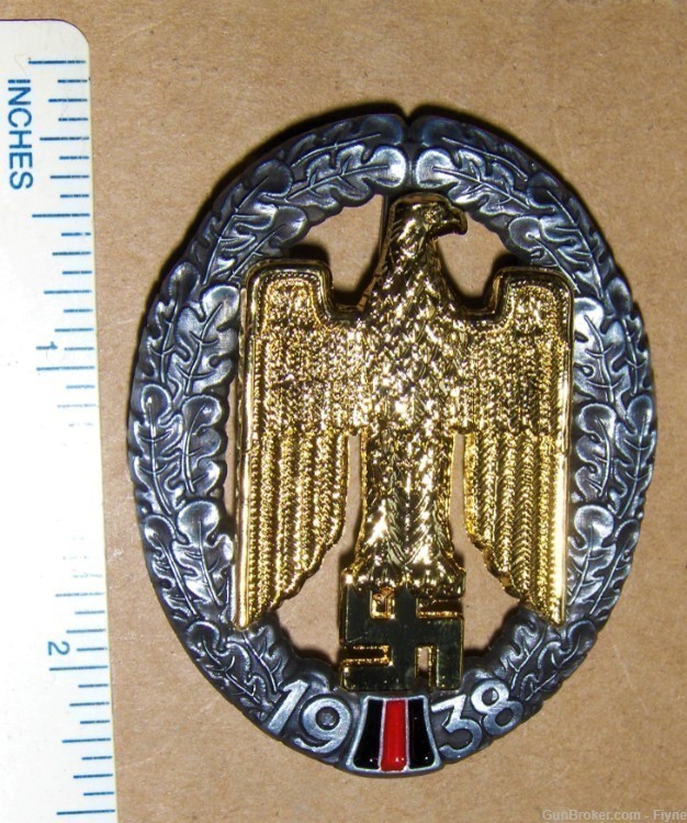 Third Reich Germany.  Badge REPRODUCTION German WWII swastika-img-0