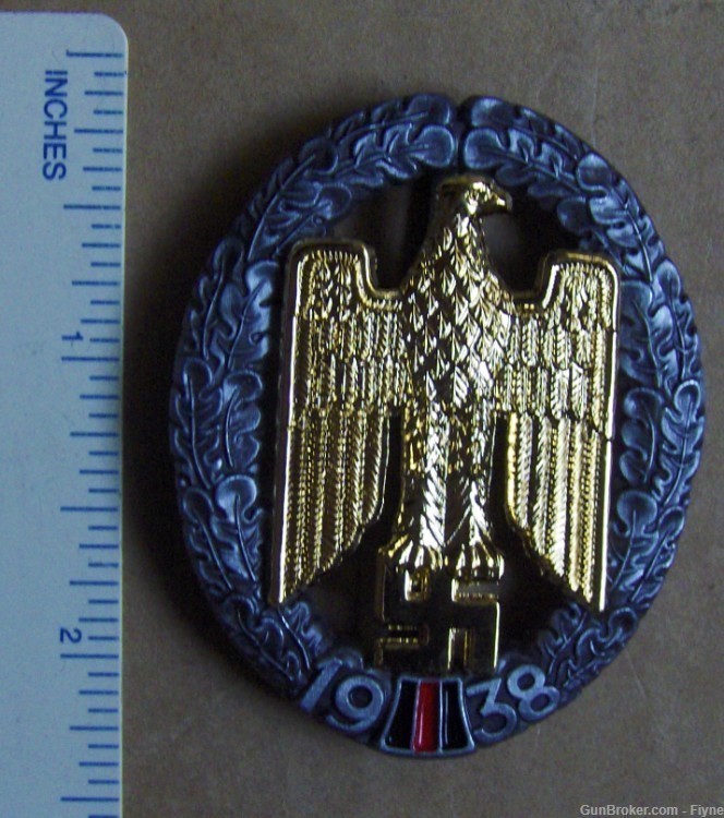 Third Reich Germany.  Badge REPRODUCTION German WWII swastika-img-1