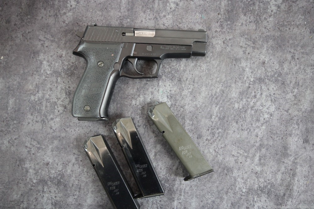 Sig Sauer Model 226 in 40 S&W with 4.4" Barrel-img-1