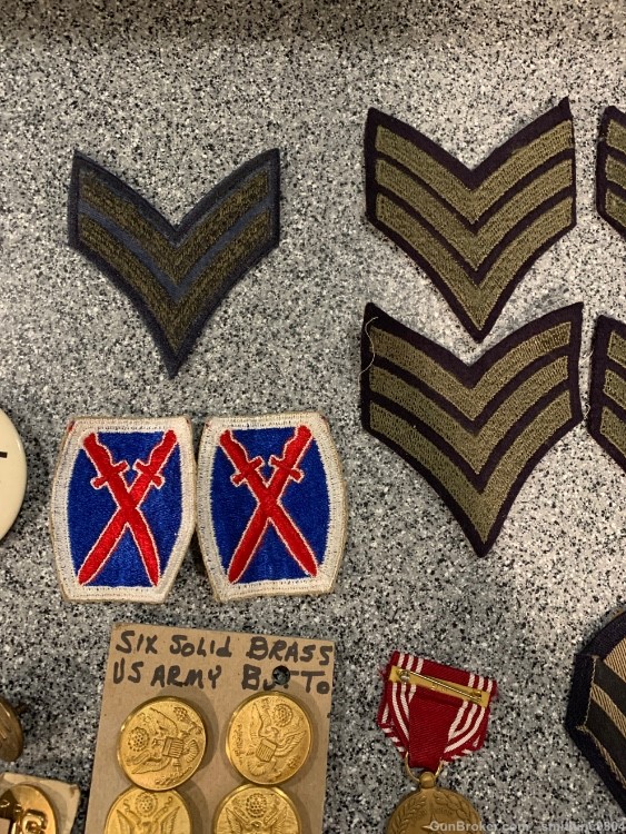 WW2 US WWII Pins, Patches, Insignia -img-2