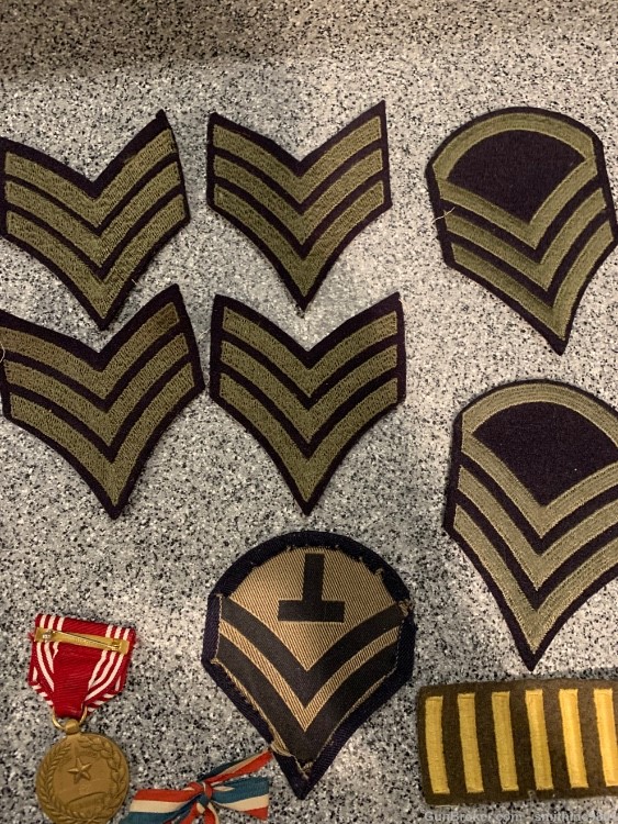 WW2 US WWII Pins, Patches, Insignia -img-3
