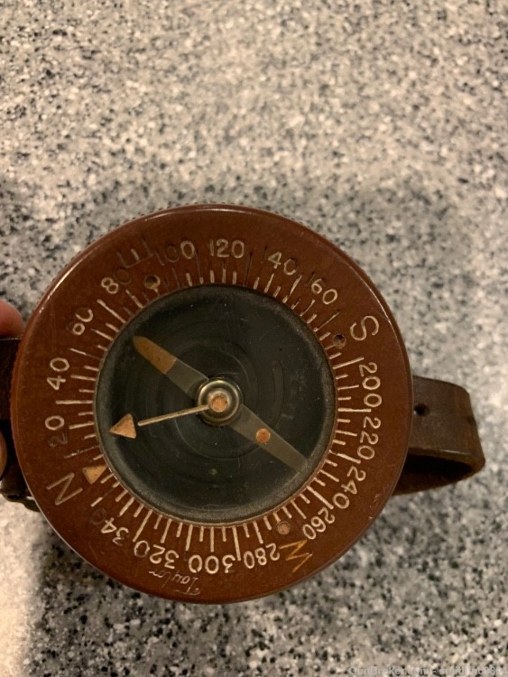 WWII US Army TAYLOR MODEL Wrist Compass D-Day by Paratroopers   -img-0