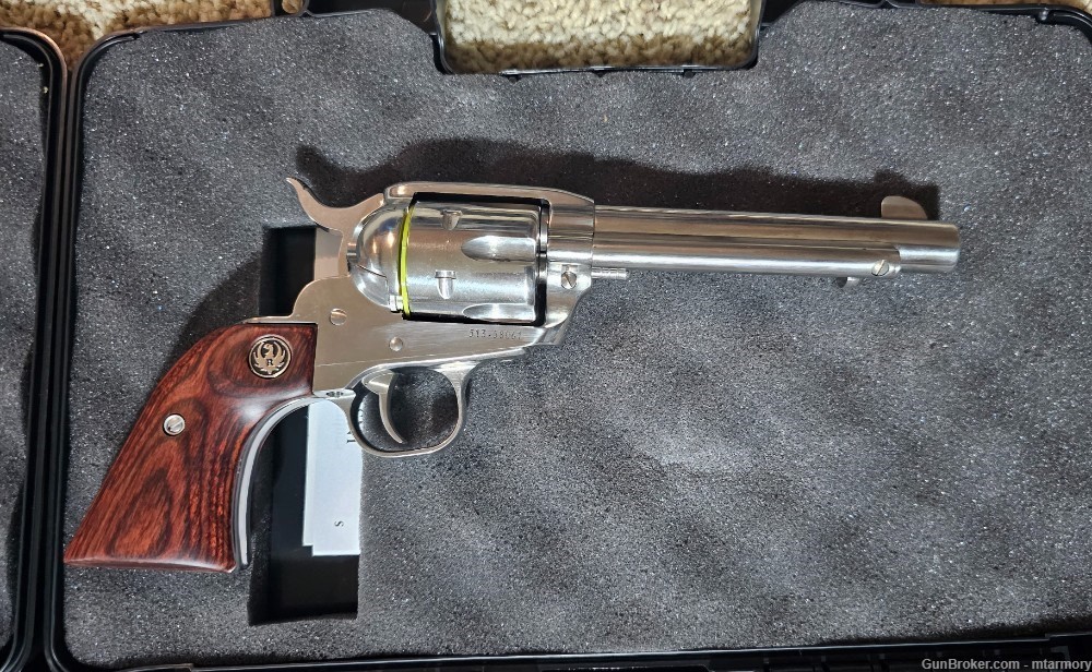 Ruger New Vaquero  - Factory new - Selling as a pair - 357mag/38sp/38SC -img-2