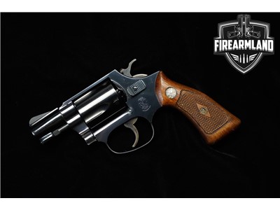 SMITH & WESSON MOD 36 C/F REVOLVER: 38 S&W; 5 shot fluted cylinder; 47mm (1  7/8 ) barrel; vg bore; standard sights, S&W & 38 S&W SP to barrel;  Trademark to lhs