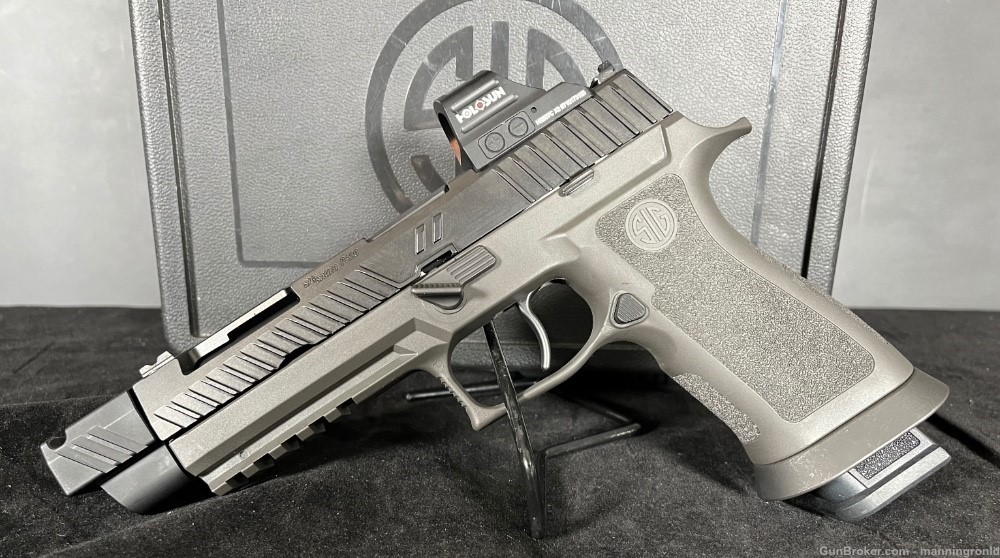 SIG SAUER P320 9MM WITH RED DOT AND MAGAZINES HOLOSUN-img-5