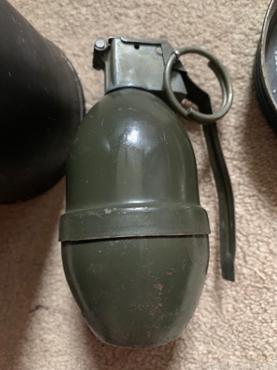 Rare Illumination Mk 1 Hand Grenade with Original Container - Inert-img-1