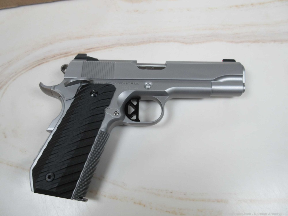 Dan Wesson Valor V-Bob .45ACP 4.25" stainless 2-8rd mags 1911 commander-img-1