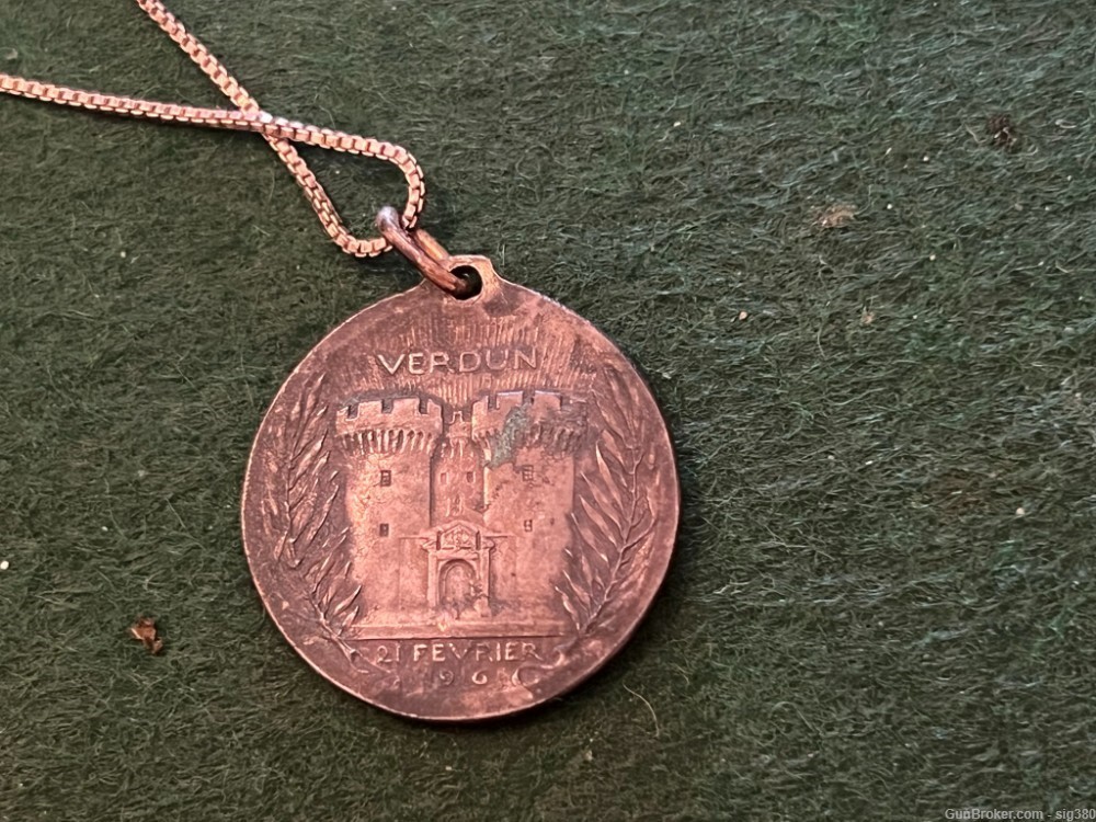 WWI 1916 FRENCH BATTLE OF VERDUN MEDAL WITH STERLING SILVER CHAIN-img-5