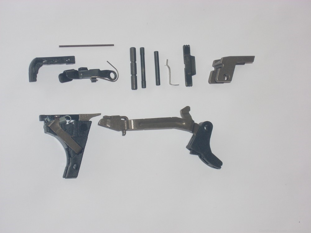 Glock frame completion kit from Glock 32 gen 3 exc cond 19 23 etc-img-0