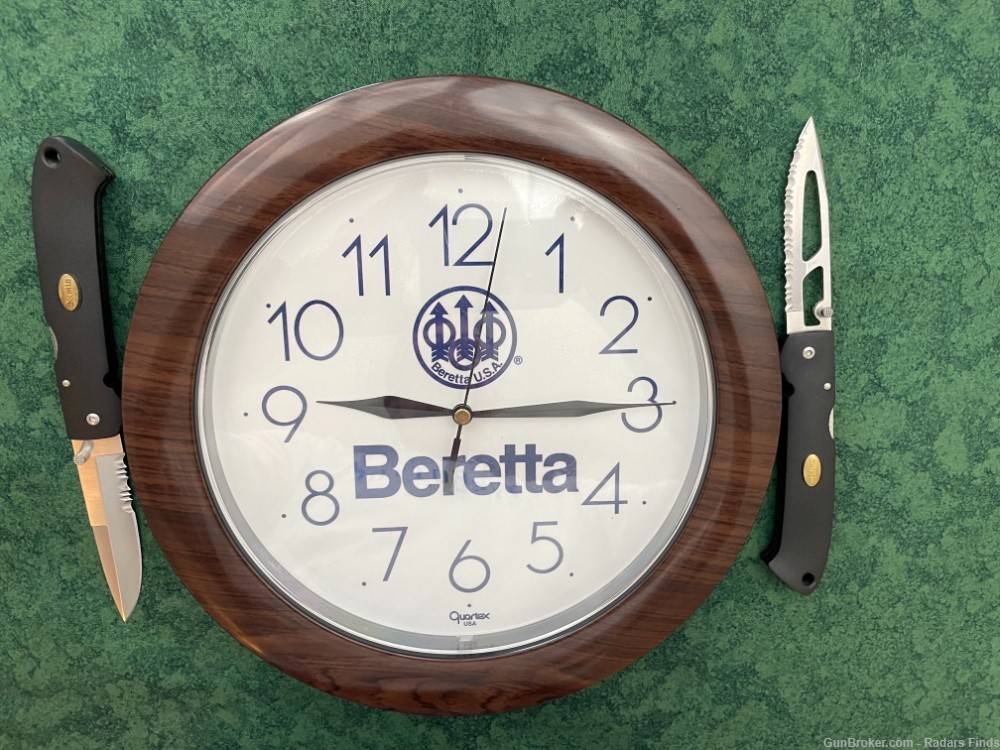 Beretta wall clock and 2 Beretta folding knives-img-0