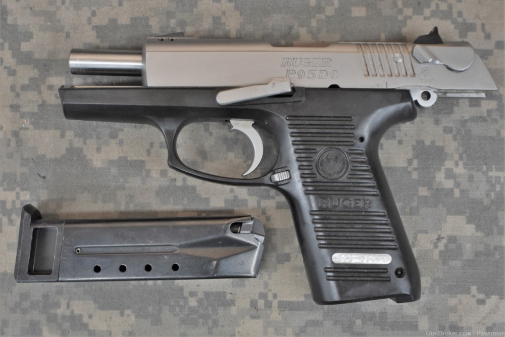 Ruger P95 DC in 9mm made 1996 - 10-round mags-img-11