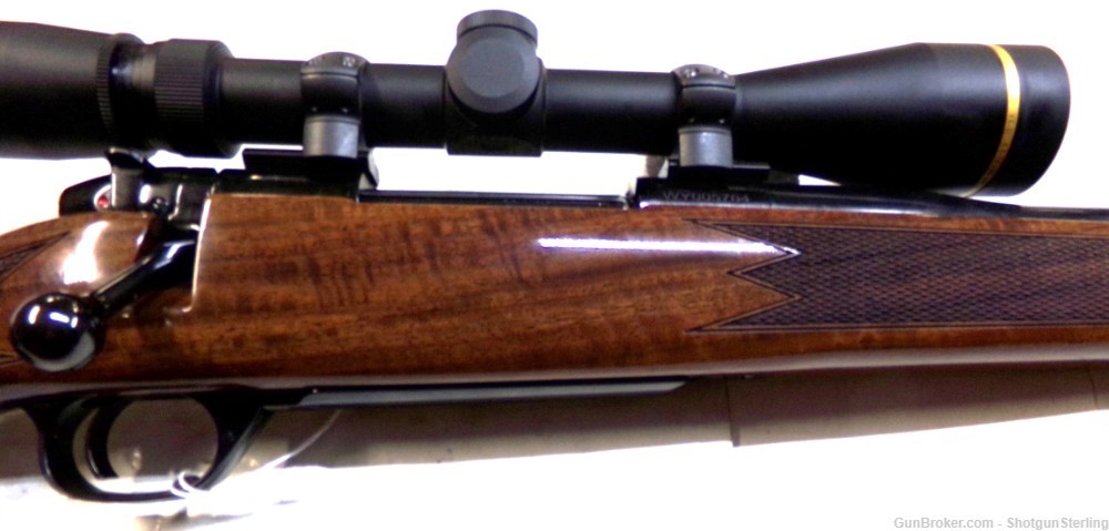 Mint used Weatherby Mark V Rifle in 6.5 Wby RPM with Leupold VX-3i scope-img-4