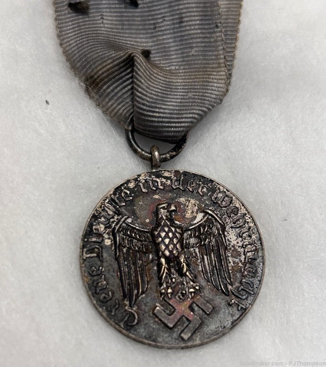 Vintage Original WW2 German Luftwaffe 4 Year Service Medal -img-1