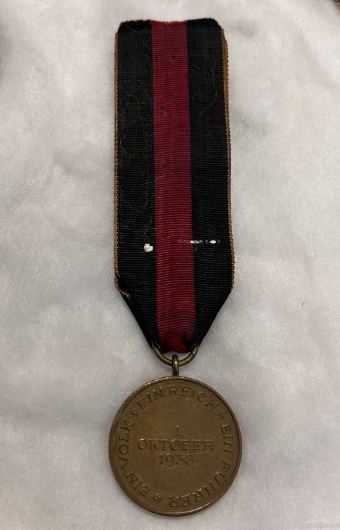Vintage Original WW2 German 1 Oktober 1938 Sudetenland Commemorative Medal -img-2