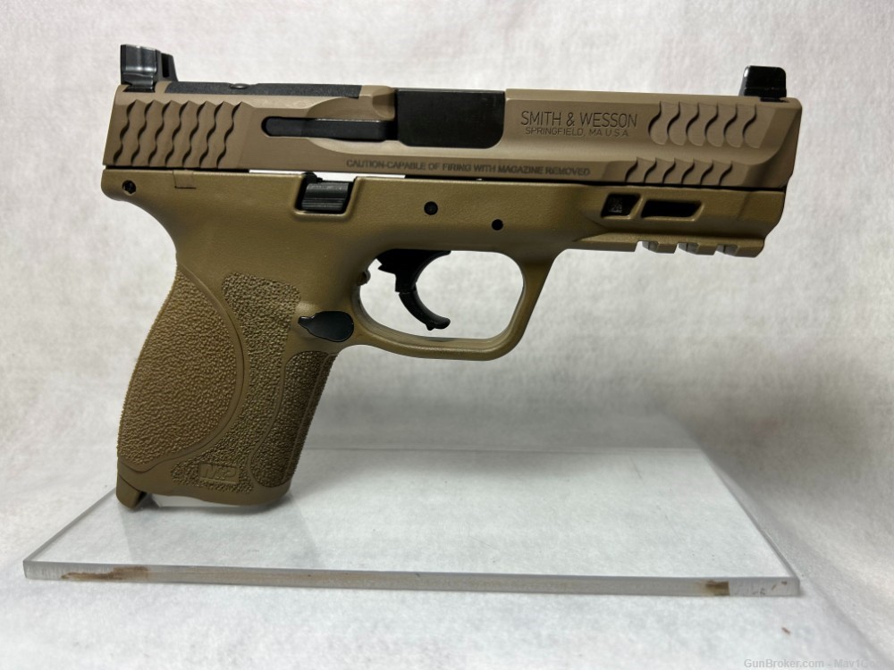 Smith & Wesson M&P 9 Compact M2.0  in FDE with Crimson Trace Red Dot-img-1