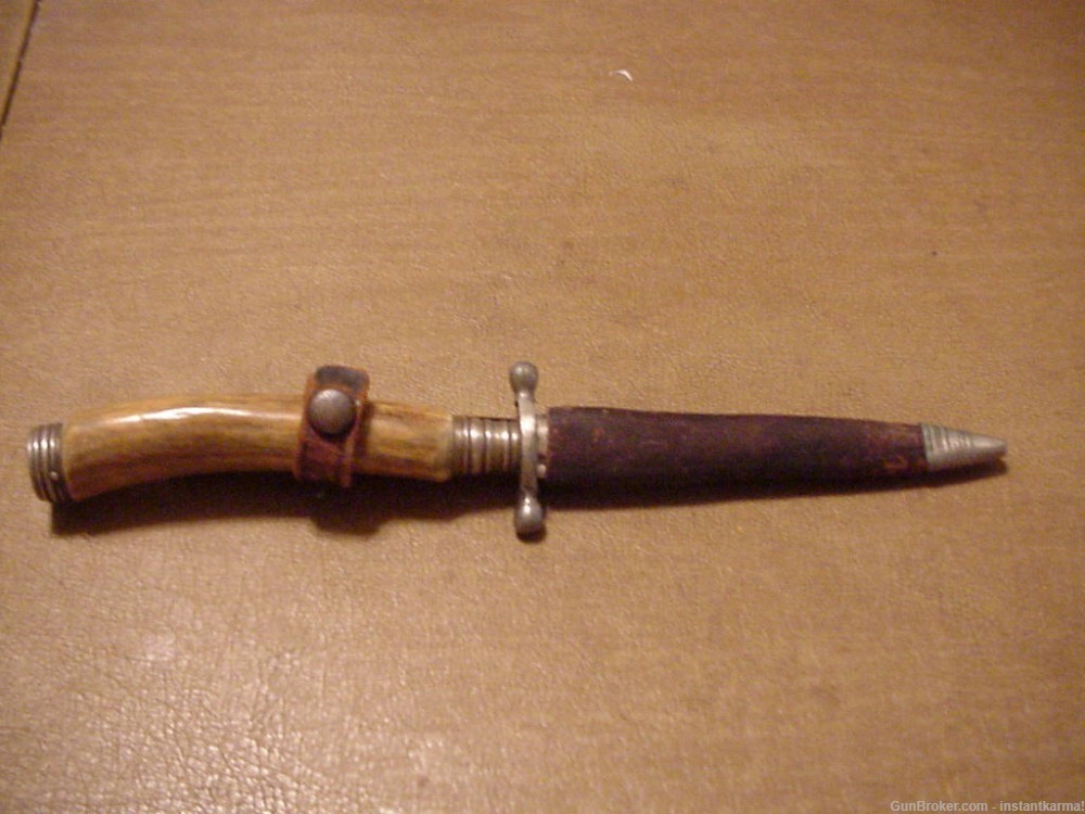Post world war II Kris blade dagger model -img-0
