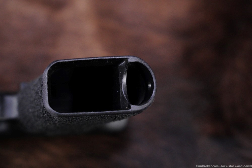 Glock 17 G17 9mm 4.49” Striker Fired Semi Auto Pistol, Modern-img-17