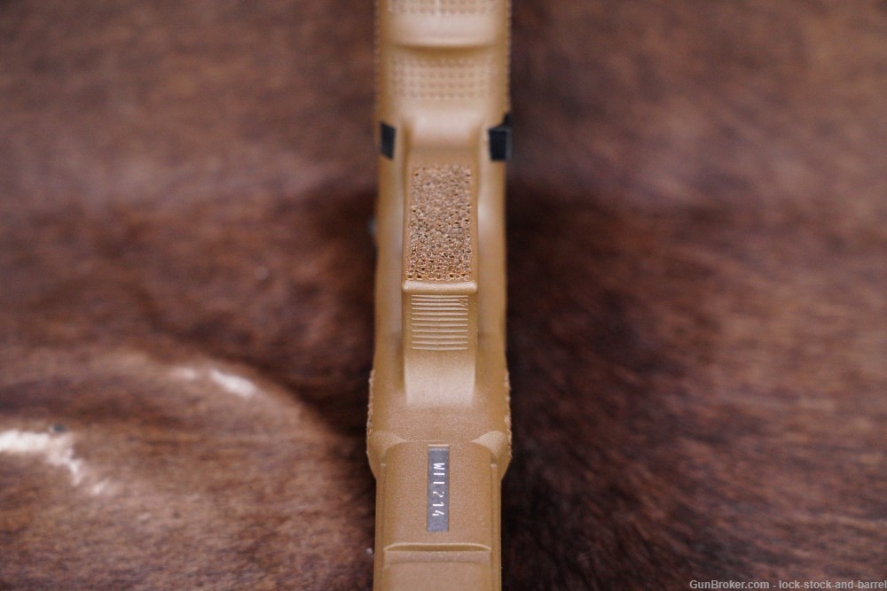 Pair of Glock 17 G17 Gen 4 9mm 4.49” Striker Fired Semi Auto Pistol, Modern-img-25