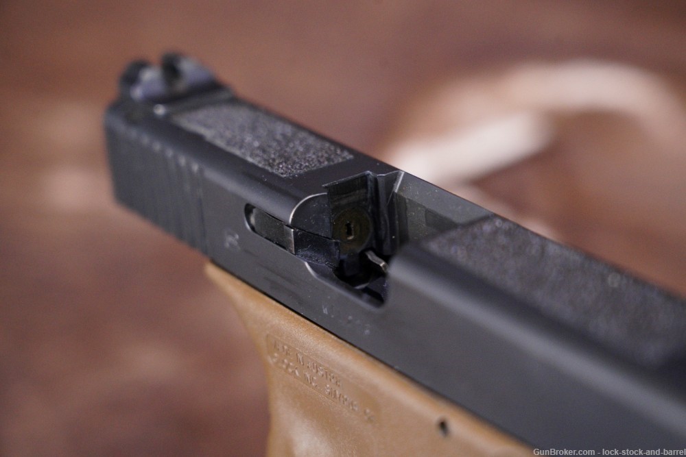 Pair of Glock 17 G17 Gen 4 9mm 4.49” Striker Fired Semi Auto Pistol, Modern-img-15