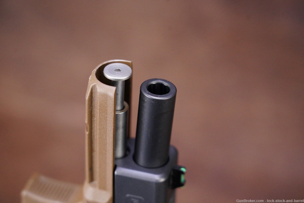 Pair of Glock 17 G17 Gen 4 9mm 4.49” Striker Fired Semi Auto Pistol, Modern-img-38