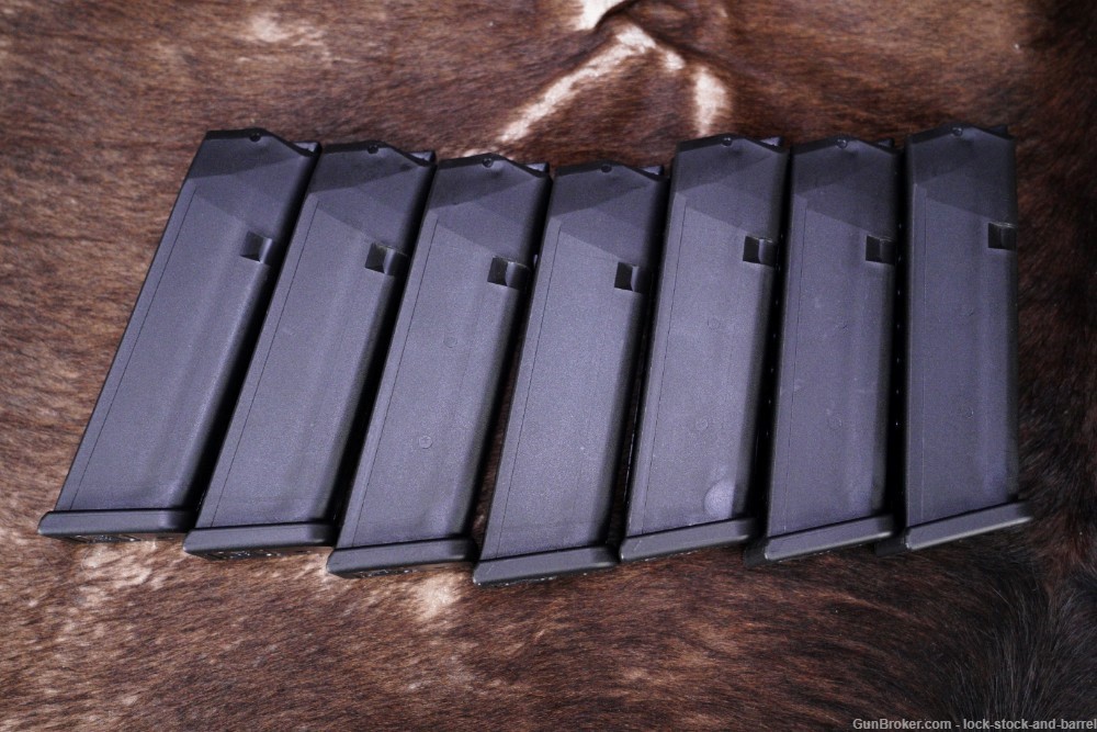 Pair of Glock 17 G17 Gen 4 9mm 4.49” Striker Fired Semi Auto Pistol, Modern-img-41