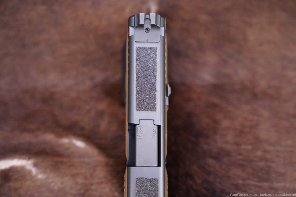 Pair of Glock 17 G17 Gen 4 9mm 4.49” Striker Fired Semi Auto Pistol, Modern-img-28