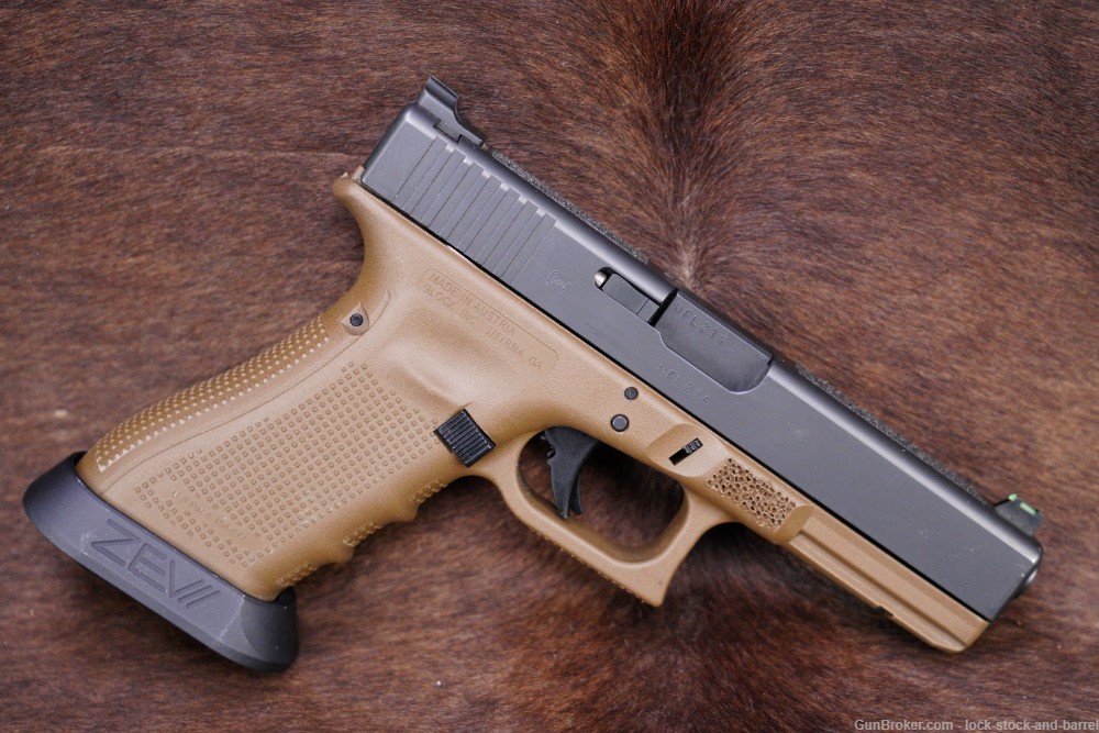 Pair of Glock 17 G17 Gen 4 9mm 4.49” Striker Fired Semi Auto Pistol, Modern-img-22