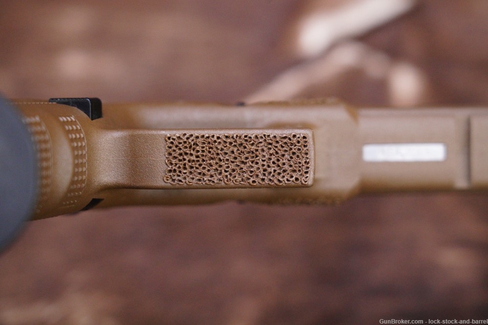 Pair of Glock 17 G17 Gen 4 9mm 4.49” Striker Fired Semi Auto Pistol, Modern-img-13