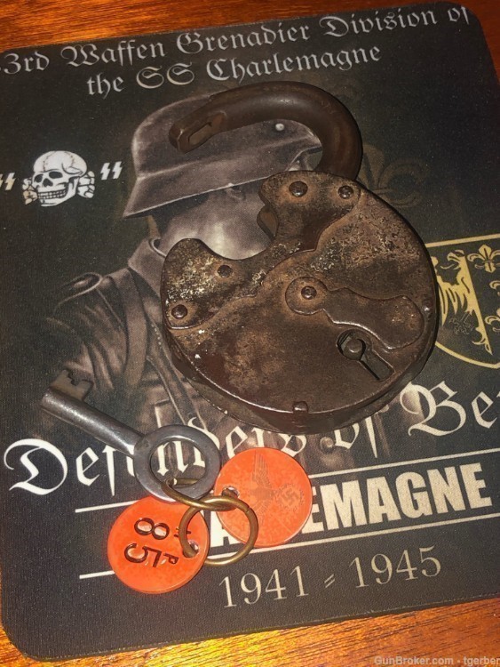 WW2 Original Padlock with Key-img-1
