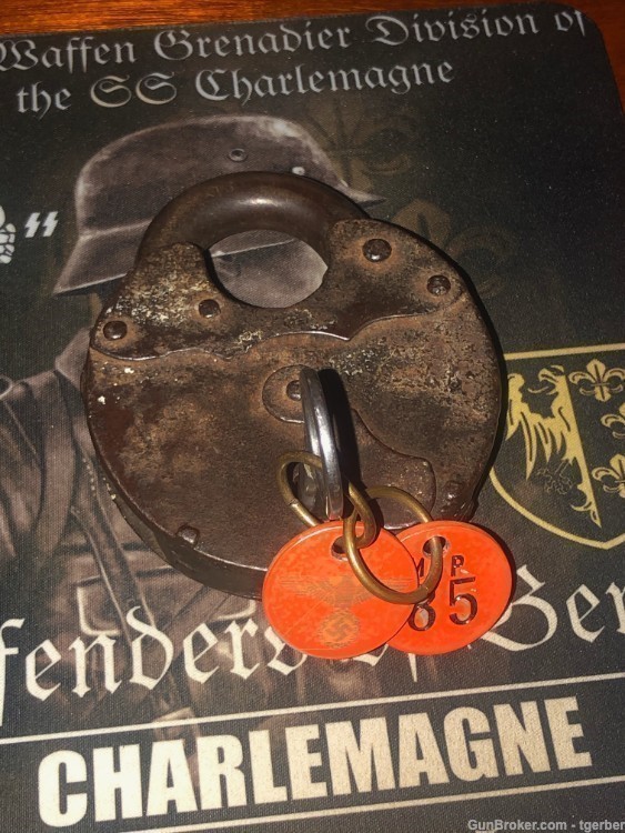 WW2 Original Padlock with Key-img-0