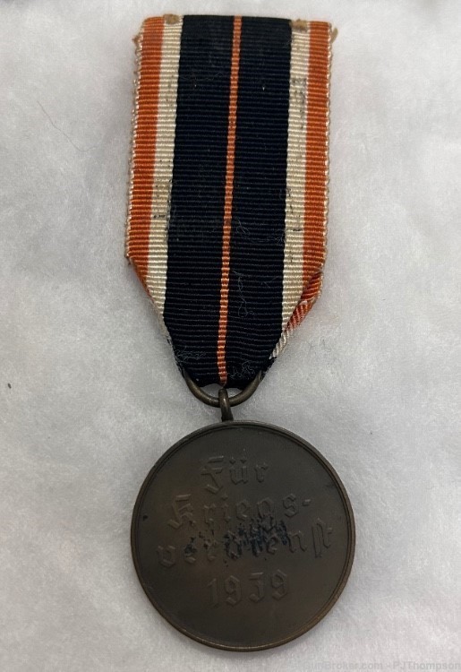 Vintage Original WW2 German 1939 War Merit Medal -img-2