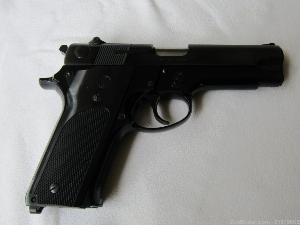 Smith & Wesson Model 59(no dash) Auto Loading Pistol, 9mm, 4" Barrel-img-31