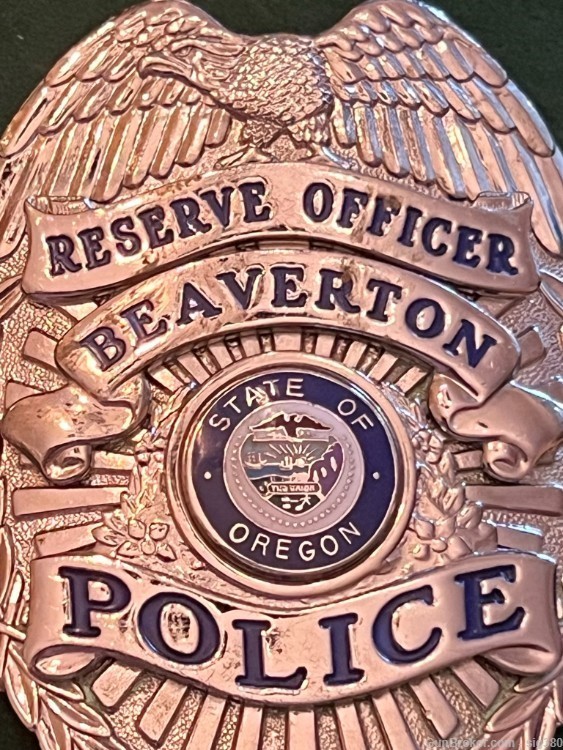 VINTAGE BEAVERTON OREGON STATE RESERVE POLICE OFFICER BADGE-img-2