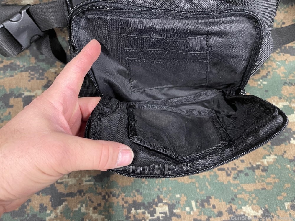 CCW FANNY PACK FOR FULL SIZE OR COMPACT GUNS-img-1