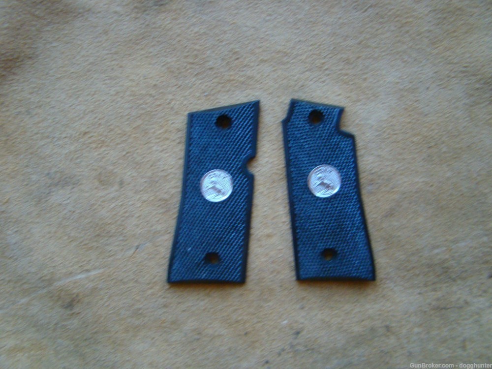 COLT MUSTANG GRIPS-img-0