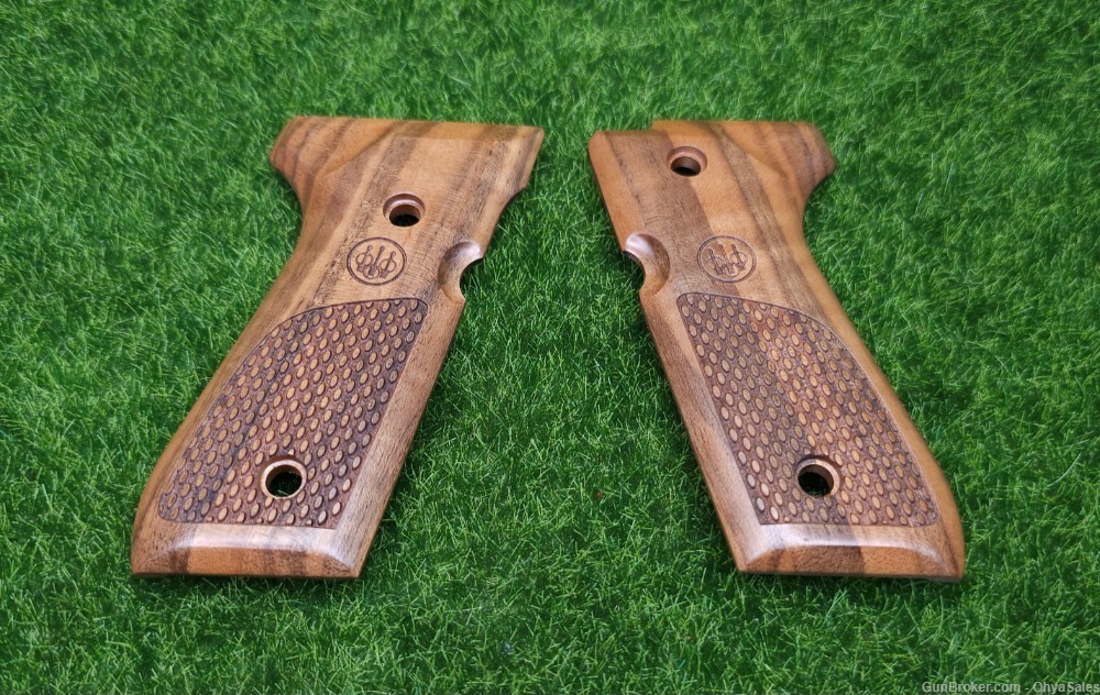 Beretta OEM Replacement Wood Handgun Grips for 92-96 Series Pistols -E00219-img-0