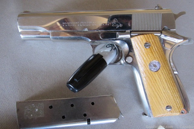 Colt 1911A1 45ACP 1968 Nickel like new w/orig box and extra mag-img-1
