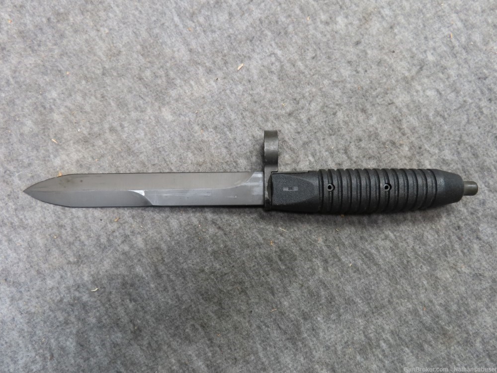 WEST GERMAN HK G3 BAYONET WITH SCABBARD-13 GROOVE-NICE CONDITION-img-1