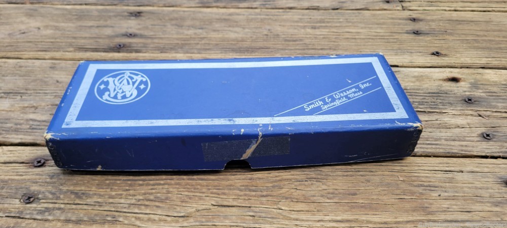 Original Smith and Wesson K-22 Masterpiece Model 17 Box-img-5