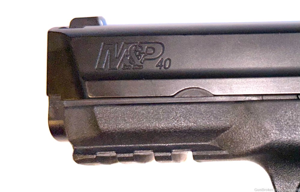 Smith & Wesson M&P 40 .40SW Pistol-img-1