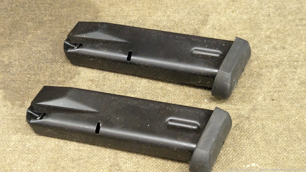 Factory Beretta 15 round 9mm mags, Bumper bottom 92FS-img-0