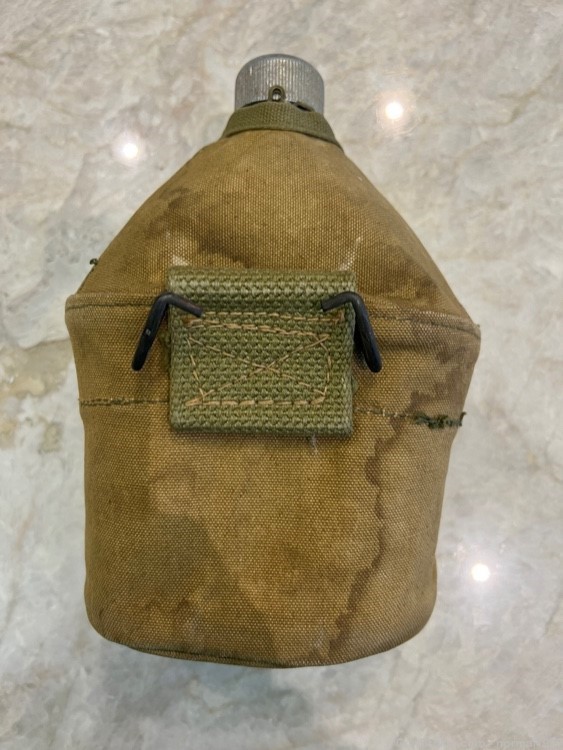 WW2 USMC DOG EAR CANTEEN COVER WITH RARE CANTEEN-img-0