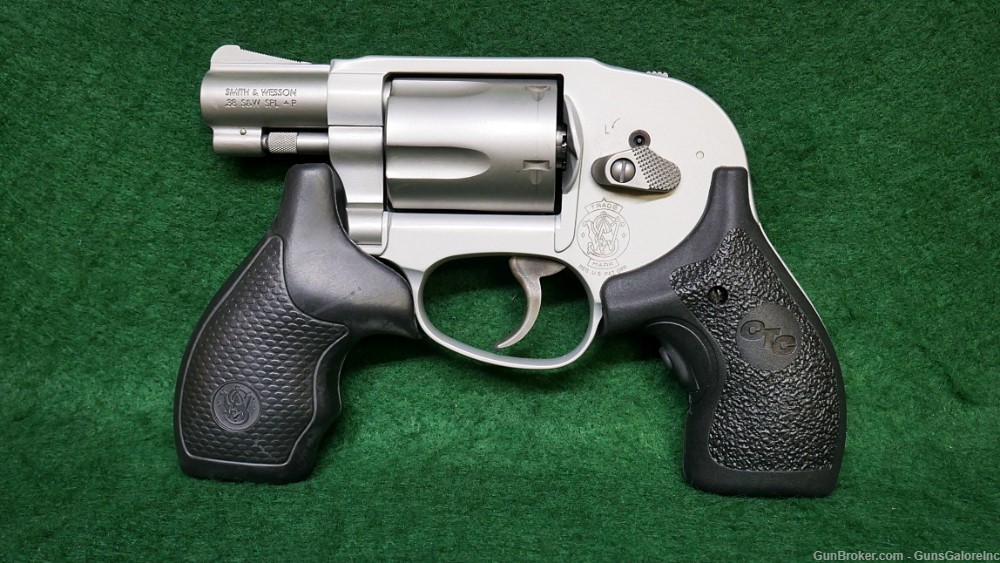 S&W 638 with Crimson Trace Grips 38spl USED-img-5