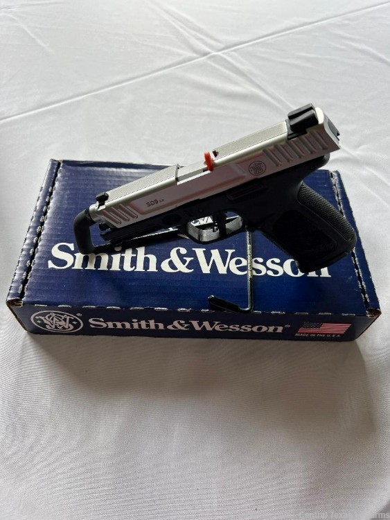 Smith & Wesson SD9 2.0  FS SST-BLK-img-1